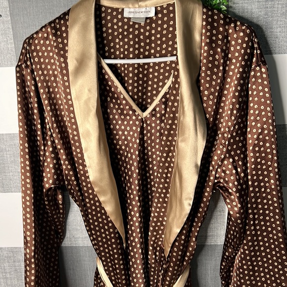 Jones New York pajama and robe set - Picture 2 of 6